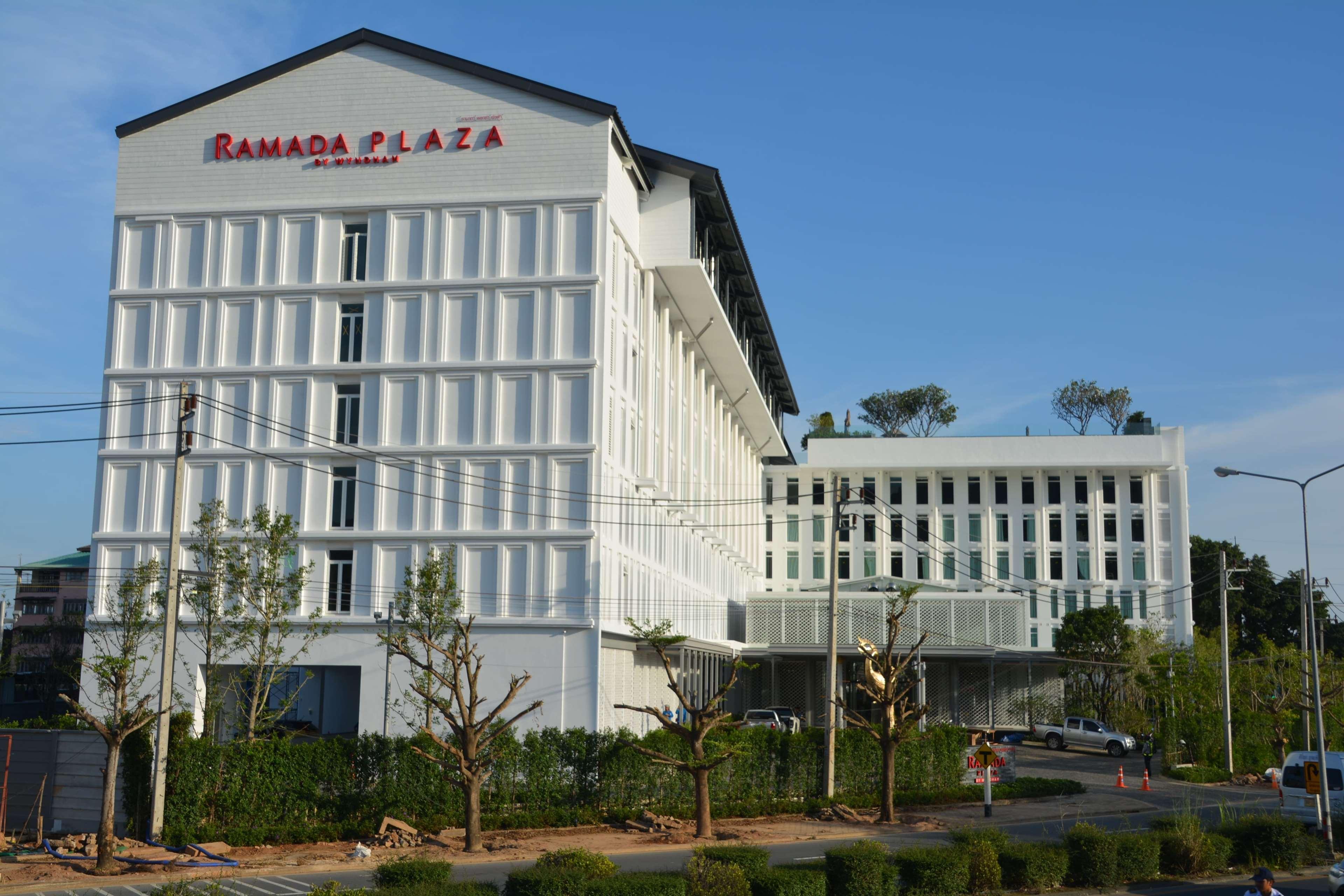 فندق رمادا بلازا باي ويندهام تشاو فاه فوكيت Phuket المظهر الخارجي الصورة Ramada Plaza Phuket