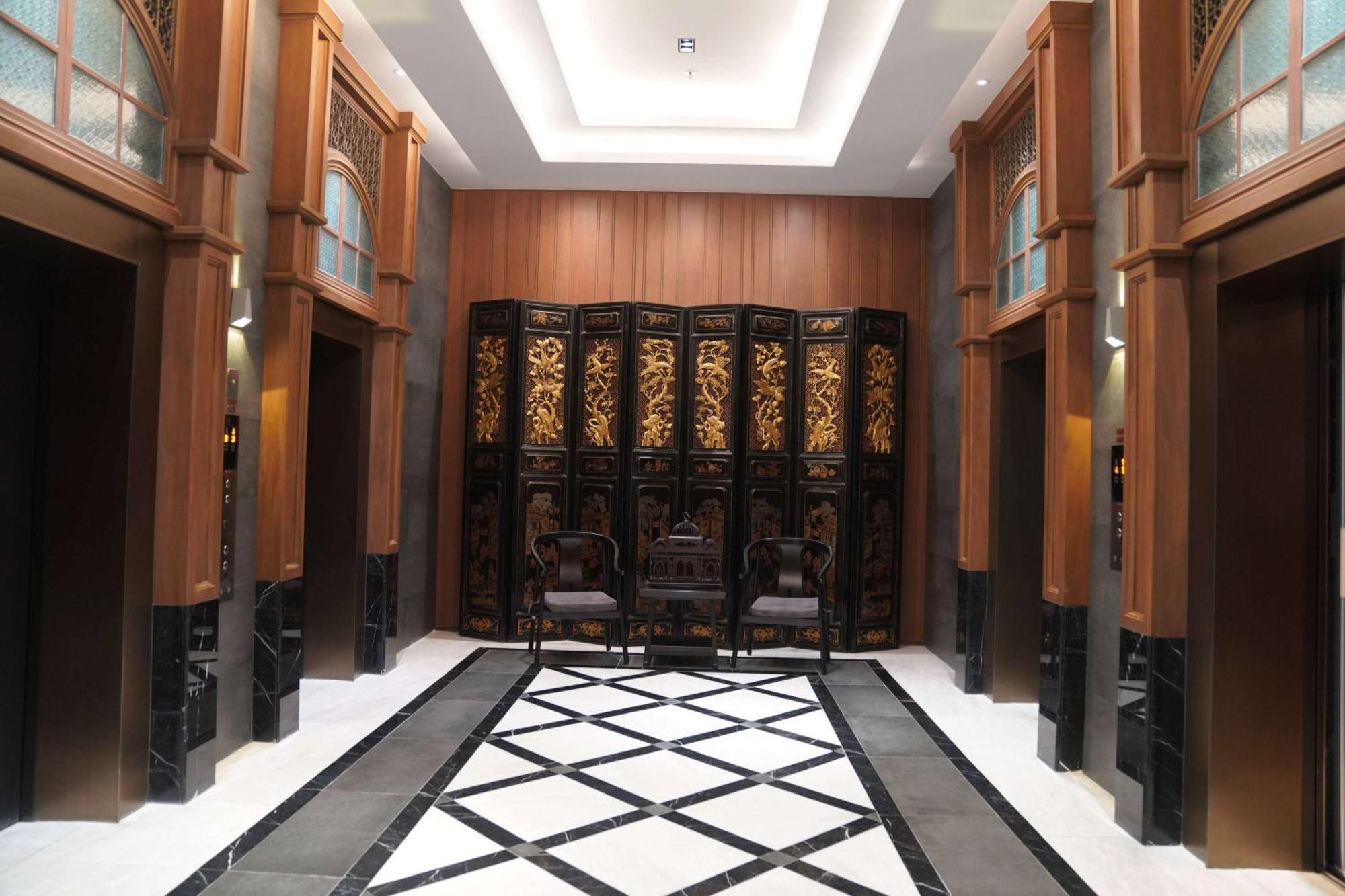 فندق رمادا بلازا باي ويندهام تشاو فاه فوكيت Phuket المظهر الخارجي الصورة The lobby of the hotel